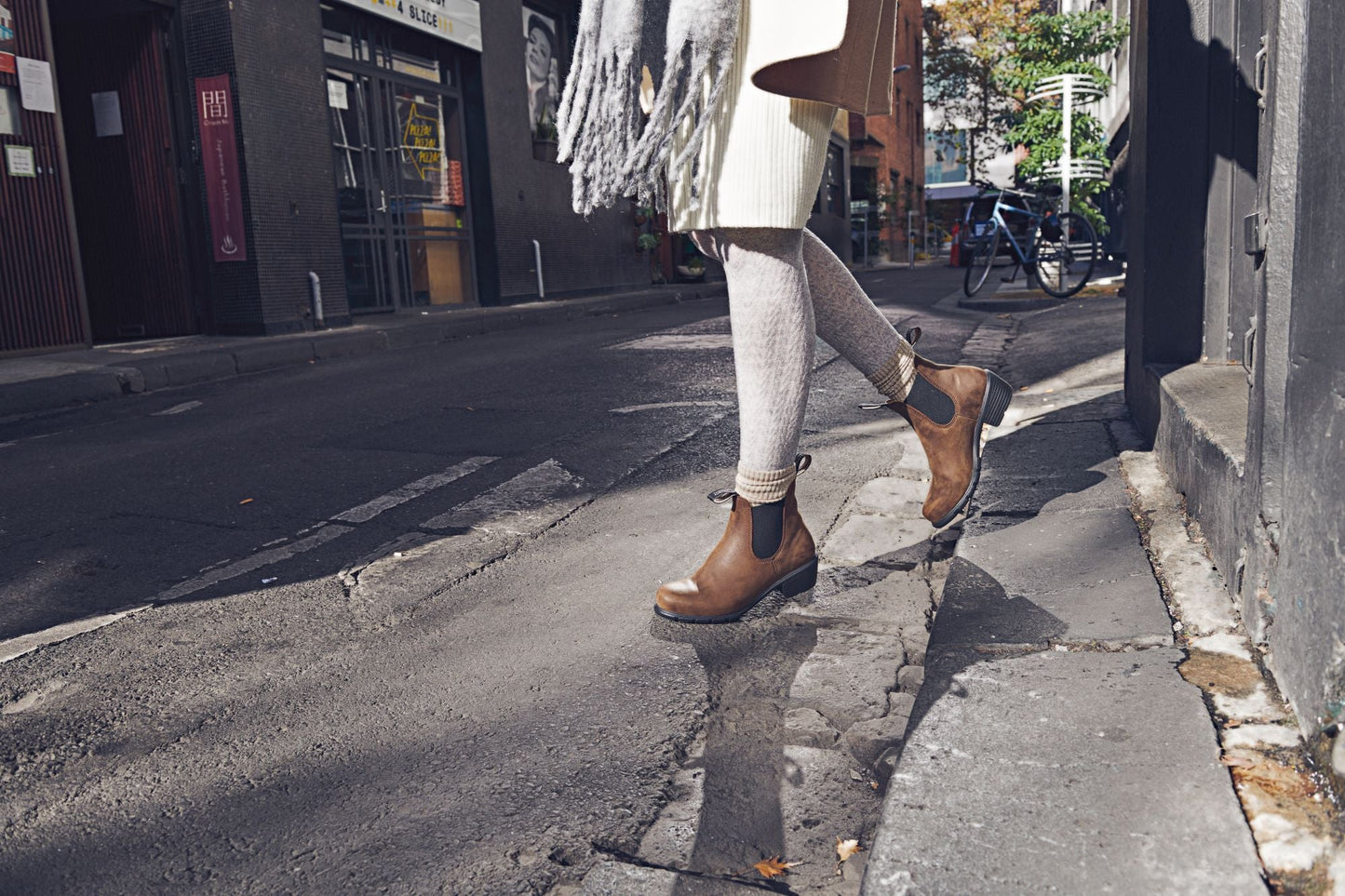 Blundstone 1673 Women's Series Heel - Antique Brown Leather| Lightweight, Durable Pull - On Boots - Grady’s Feet Essentials - Blundstone