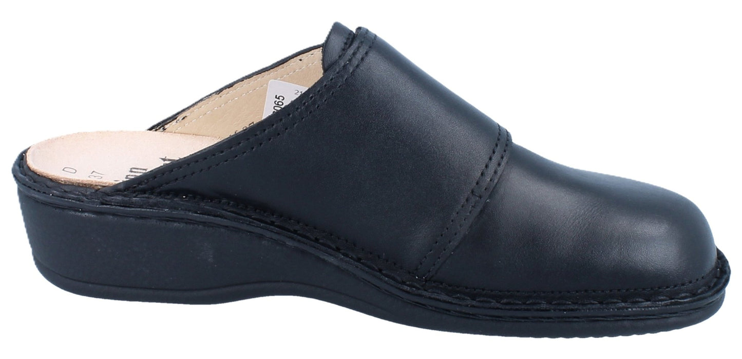Finn Comfort Aussee Women's Clog - Black Leather | Orthotic Friendly - Grady’s Feet Essentials - Finn Comfort