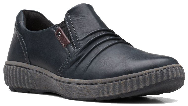 Clarks Magnolia Faye Slip-On Black - Grady’s Feet Essentials - Clarks