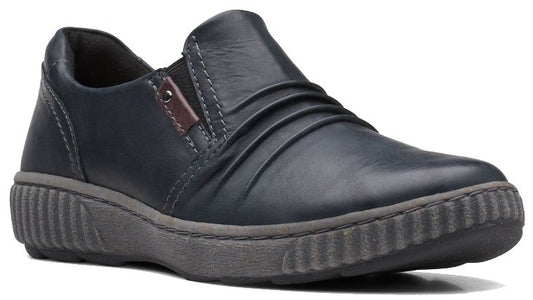 Clarks Magnolia Faye Slip-On Black - Grady’s Feet Essentials - Clarks