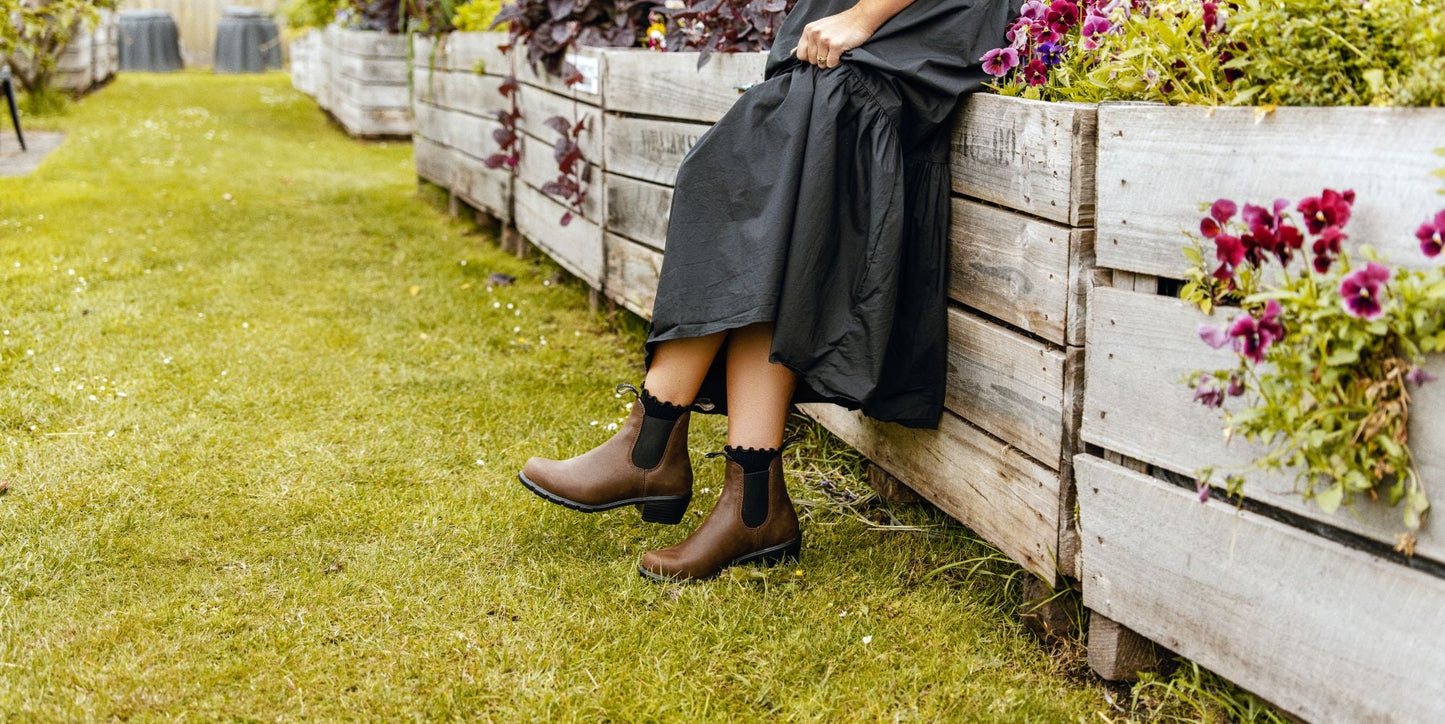 Blundstone 1673 Women's Series Heel - Antique Brown Leather| Lightweight, Durable Pull - On Boots - Grady’s Feet Essentials - Blundstone