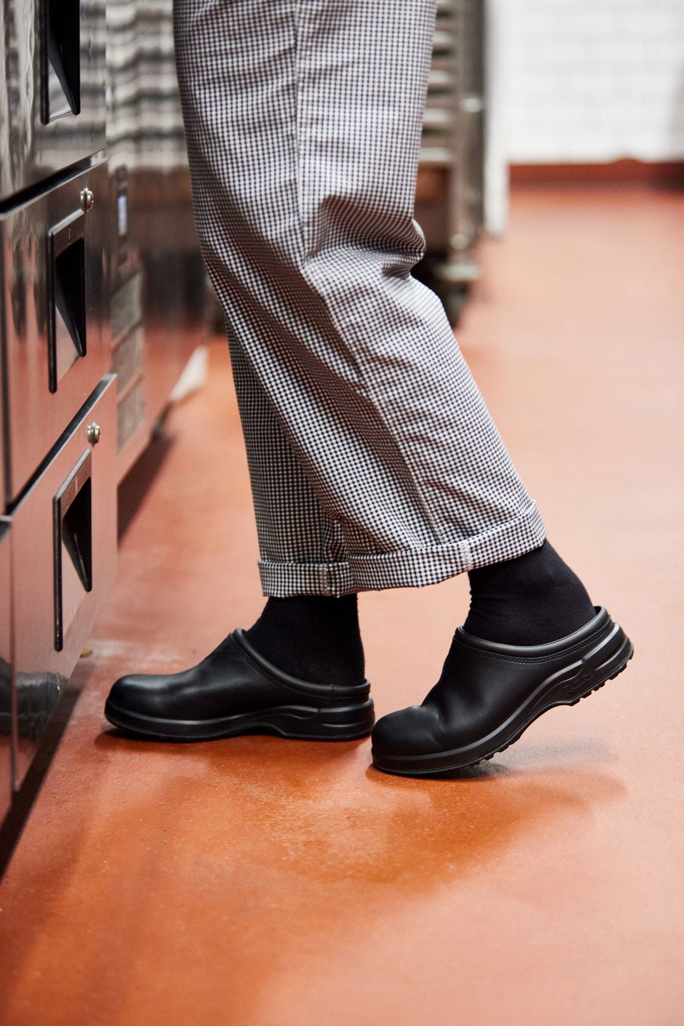 靴 BLUNDSTONE ALL-TERRAIN CLOG 2381 UK9 Black Premium Leather Slip-on Clogs, Men's All-Terrain 2381