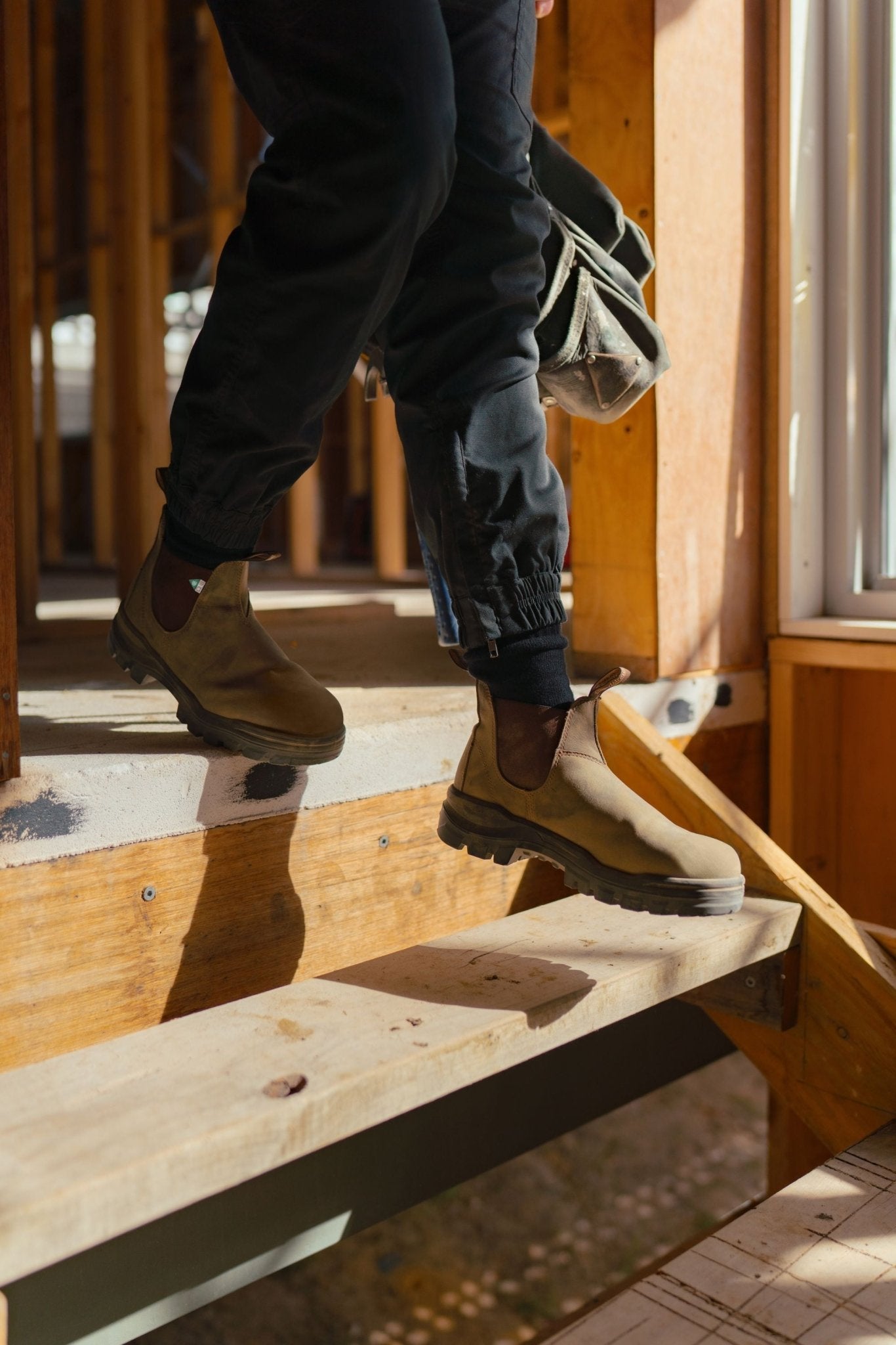 Blundstone CSA RotoFlex 8302 - Rustic Brown Leather | Work & Safety Composite Boots - Grady’s Feet Essentials - Blundstone