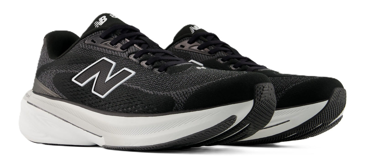 New Balance Men's Fresh Foam M8607GW  Stability Shoe Black White