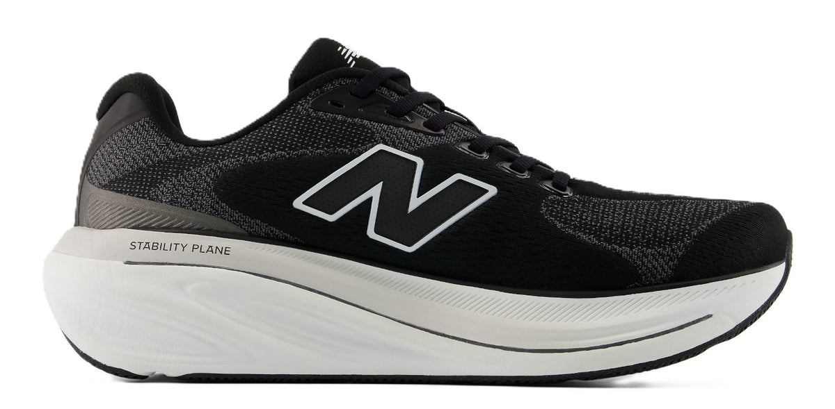 New Balance Men's Fresh Foam M8607GW  Stability Shoe Black White